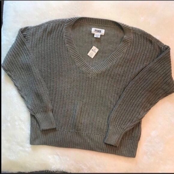 Pink Victoria’s Secret BOYFRIEND V-NECK SWEATER - Picture 1 of 2